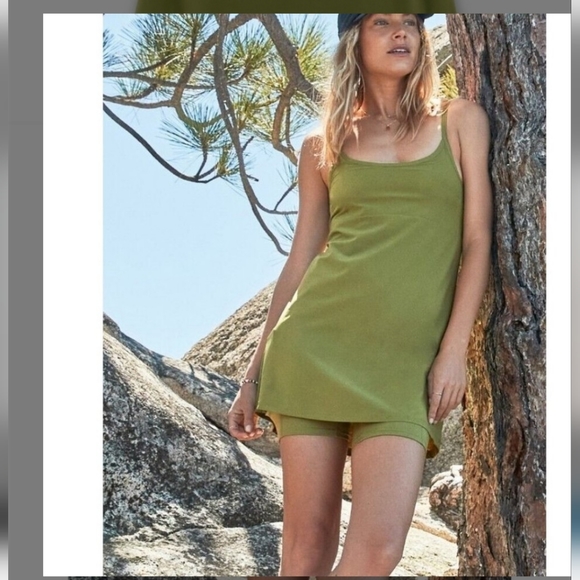 Fabletics Laura Active Dress Small Olive Bodysuit Gym Pickleball Casual NEW READ - Picture 3 of 6